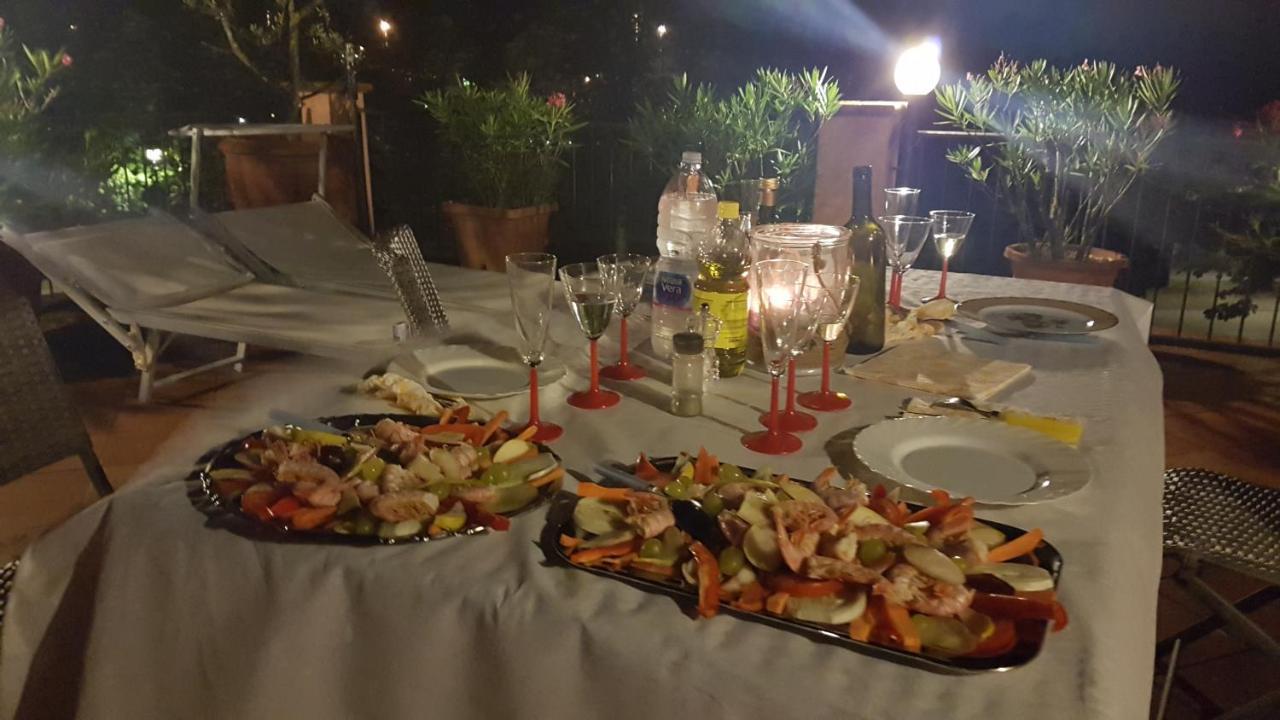 Апартаменты La Terrazza Fra Le Torri Лукка Экстерьер фото