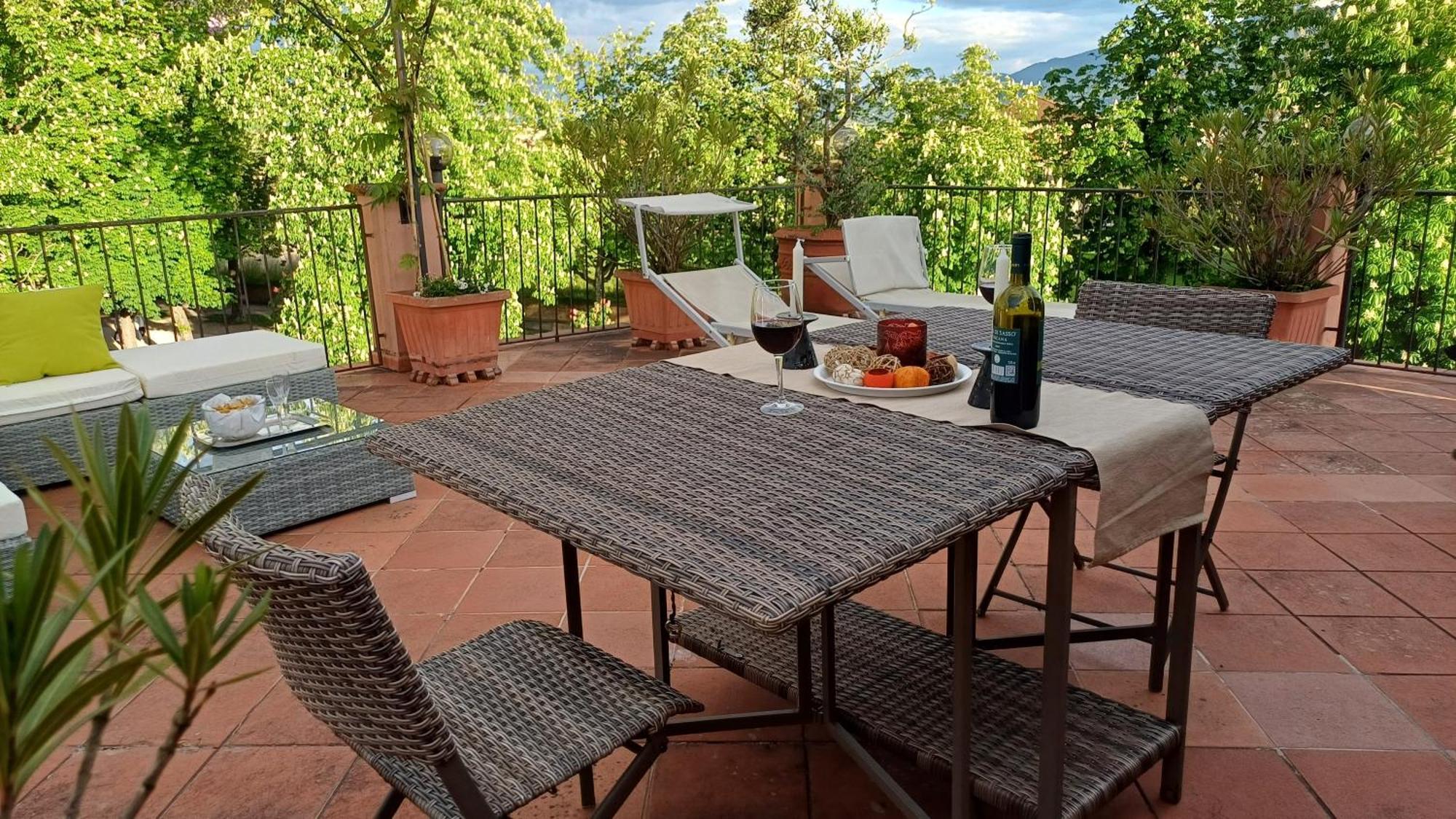 Апартаменты La Terrazza Fra Le Torri Лукка Экстерьер фото