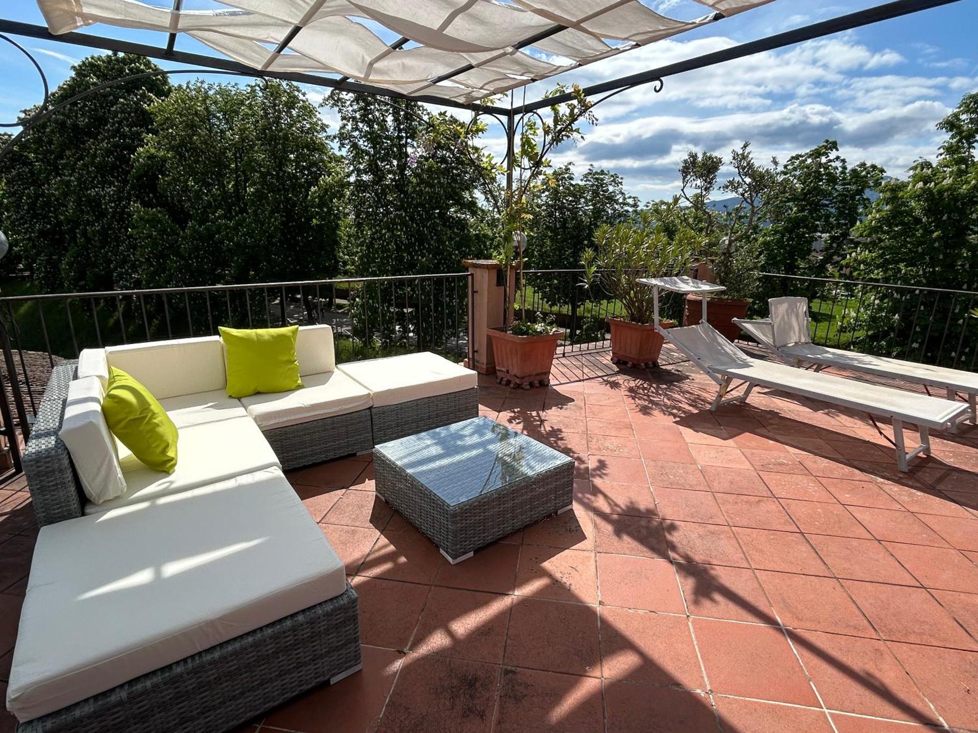 Апартаменты La Terrazza Fra Le Torri Лукка Экстерьер фото