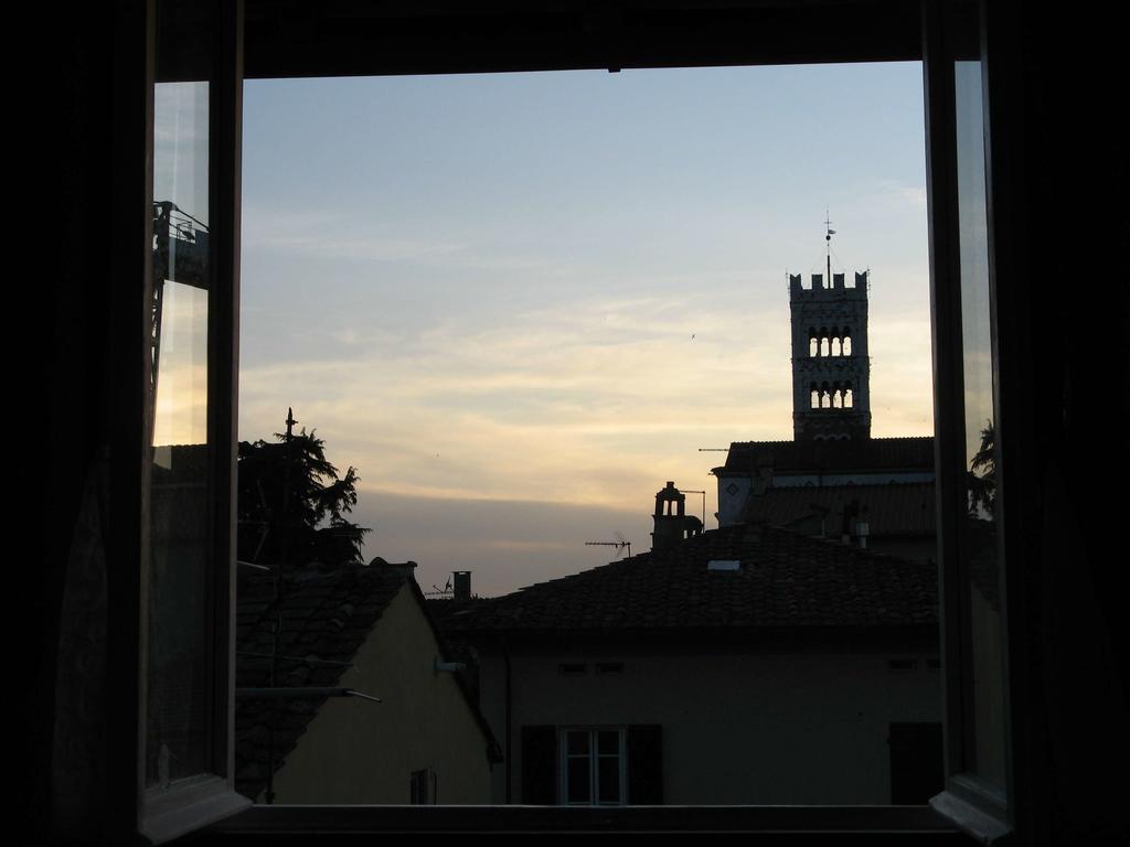 Апартаменты La Terrazza Fra Le Torri Лукка Экстерьер фото